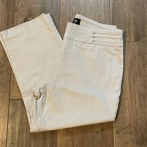 JM Collection khaki capri. Size medium. New with tags!